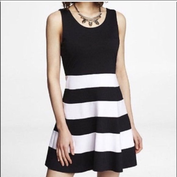 EXPRESS Black White Stripe Print Sleeveless A Line Fit & Flare Dress Small - Picture 1 of 9